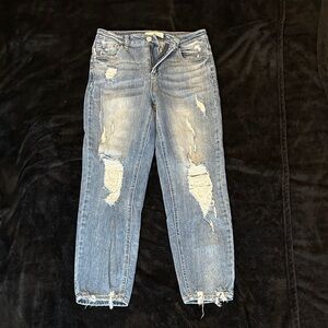 Trendy Distressed Ankle Jeans in Classic Blue